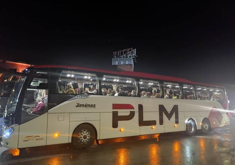 Los autobuses de la línea Logroño-Madrid, detenidos por la nieve durante varias horas