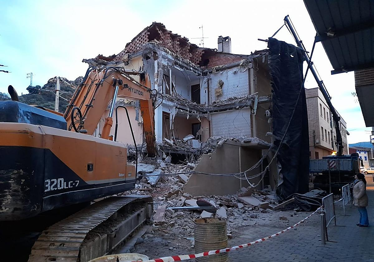 Trabajos de derribo del edificio de Correos la semana pasada.