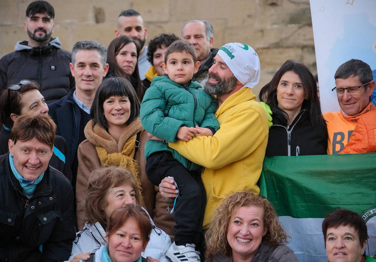 El padre de una joven con cáncer corre de Logroño a El Rocío