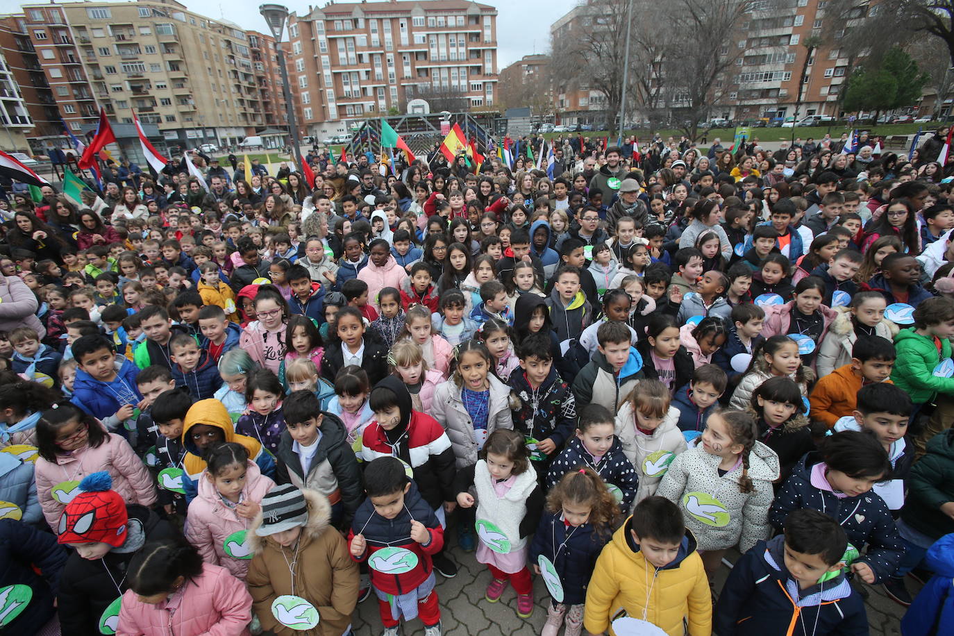 Escolares logroñeses celebran el Día de la Paz