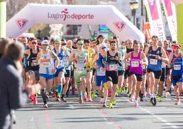 Más de 600 personas corren junto a Fiz en las calles de Logroño