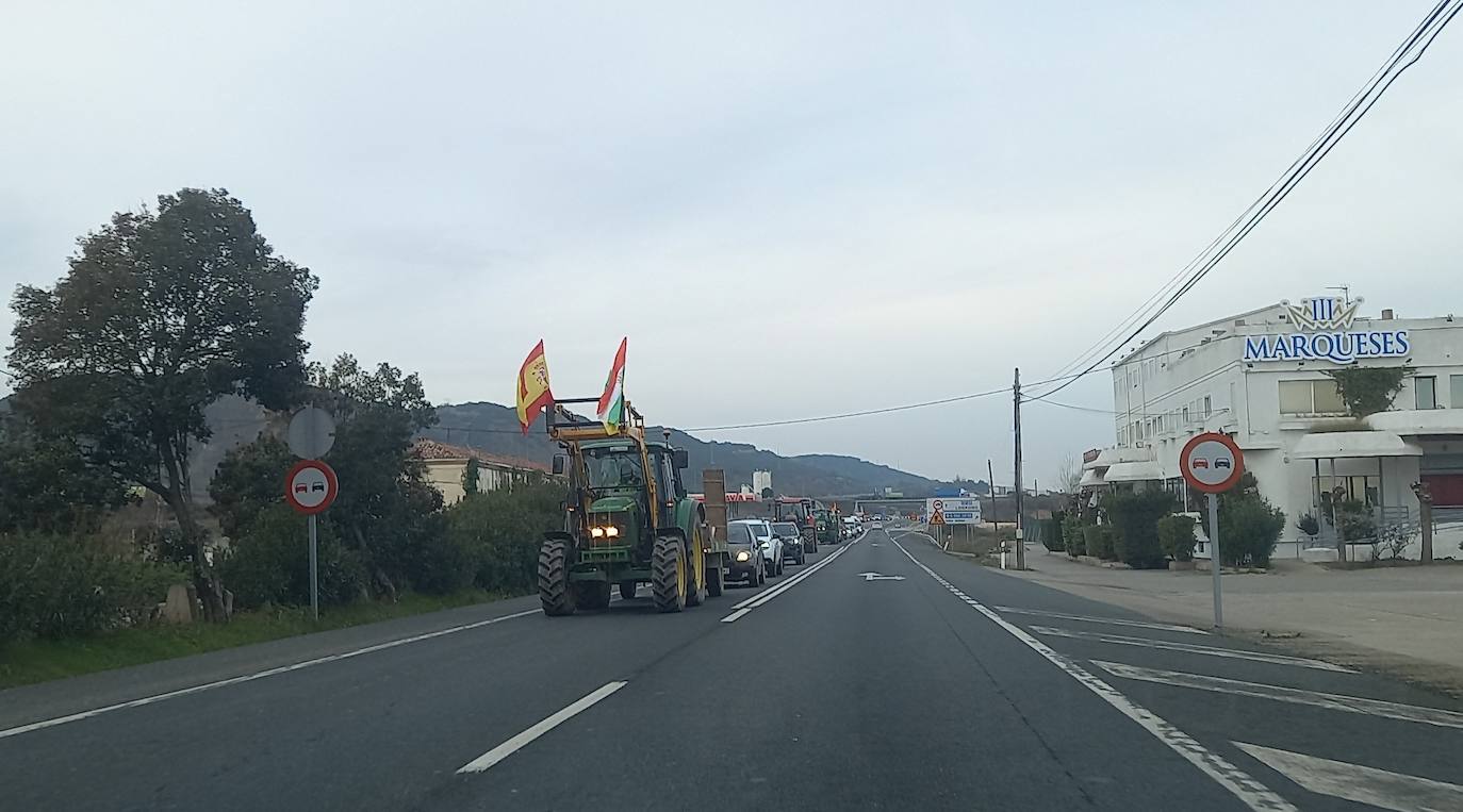 Las imágenes de los agricultores protestando en El Sequero