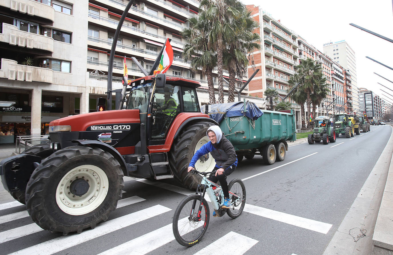 Las imágenes del segundo día de tractorada en Logroño