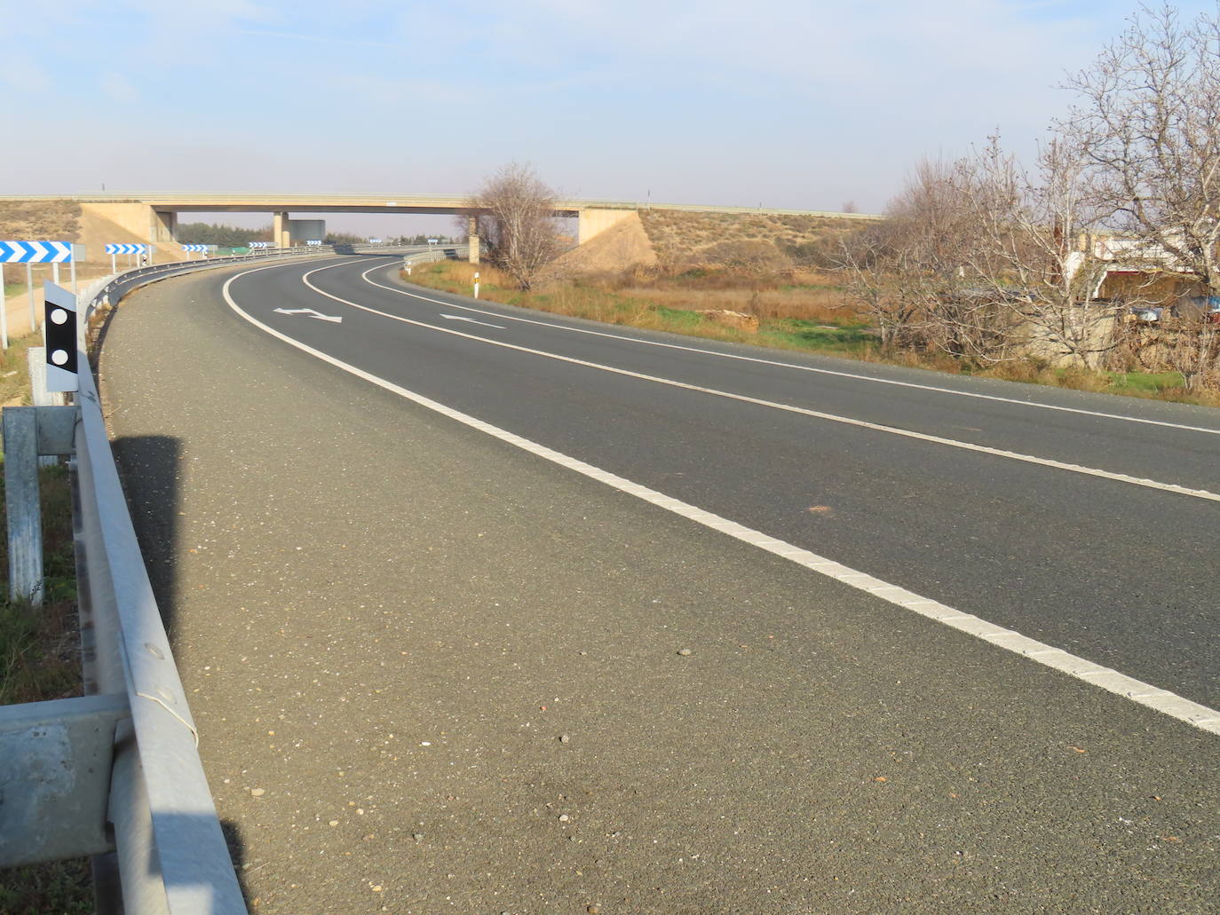 Carreteras vacías y muchos tractores en Alfaro