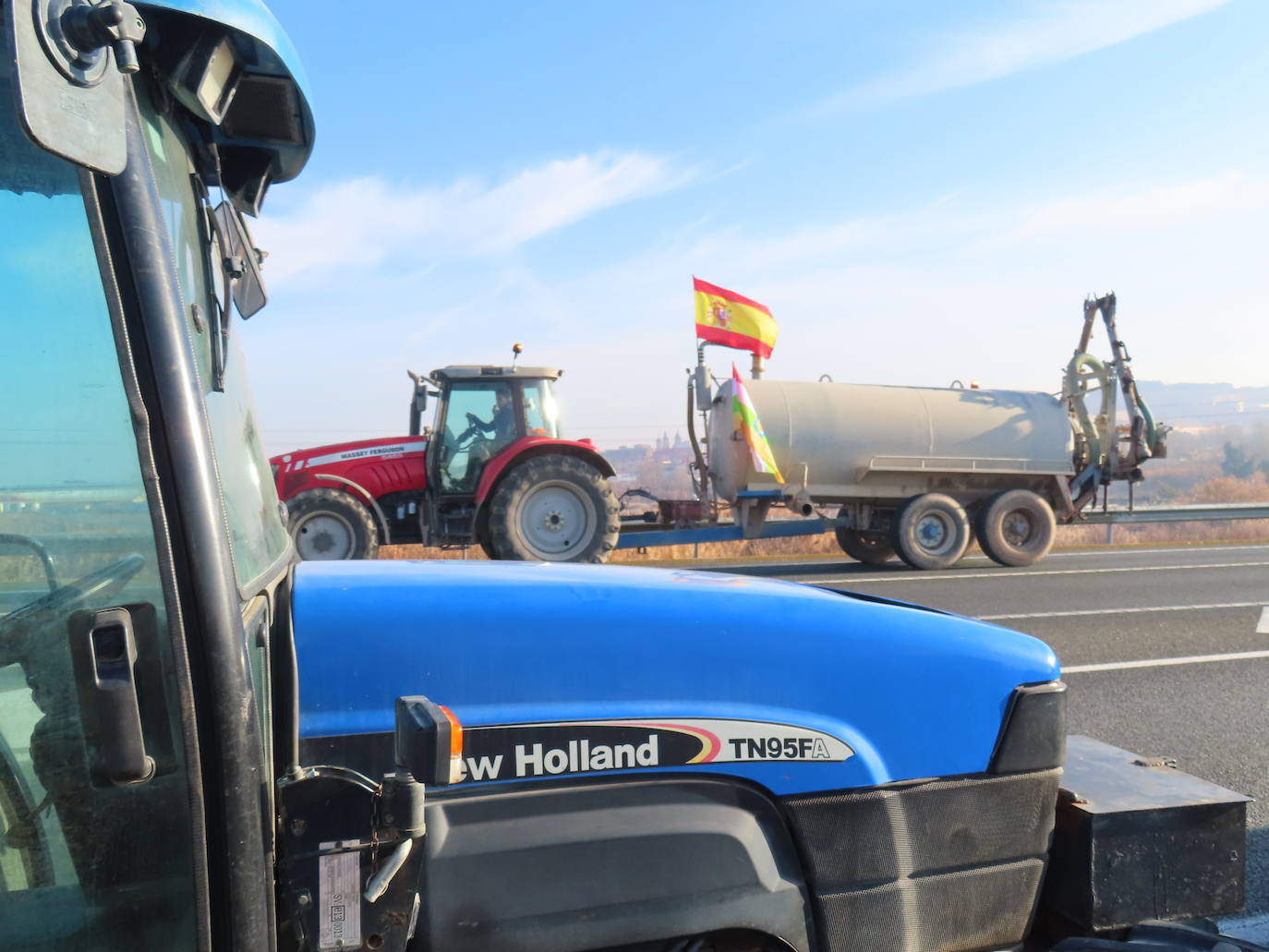 Carreteras vacías y muchos tractores en Alfaro