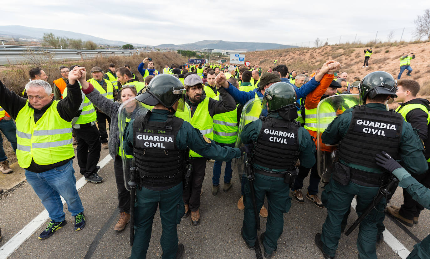 La protesta de Lentiscares, en imágenes