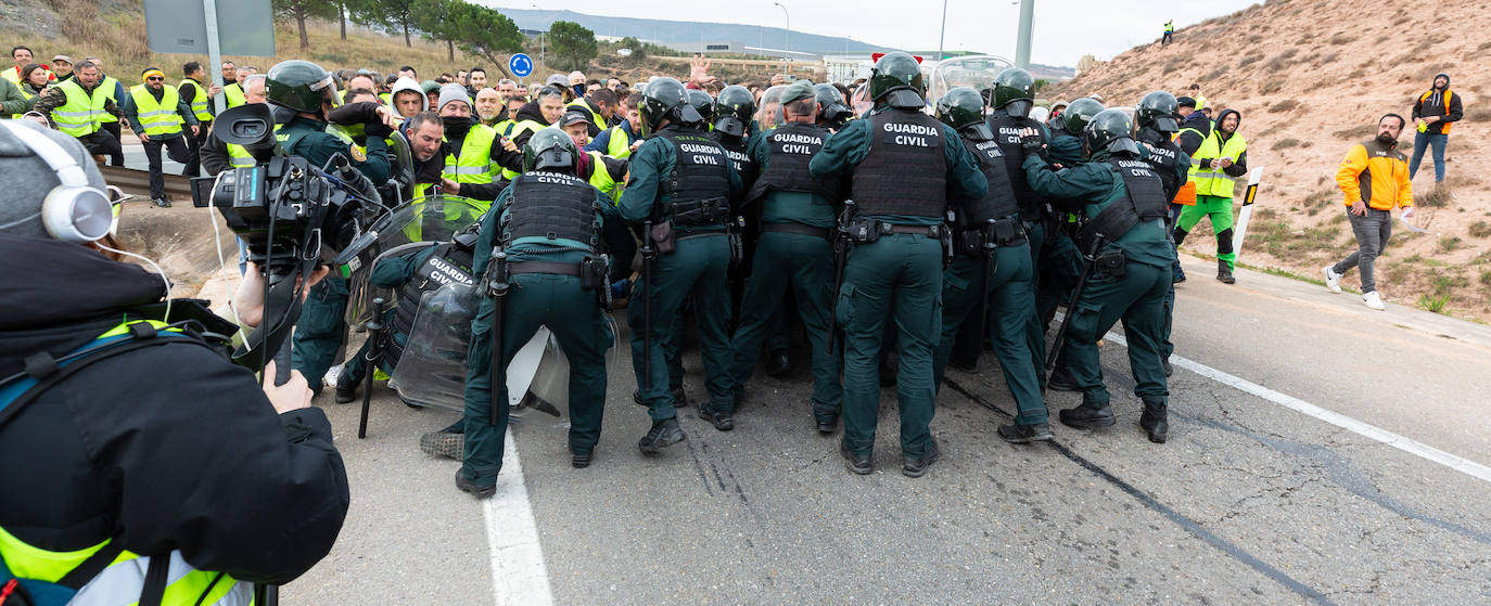 La protesta de Lentiscares, en imágenes