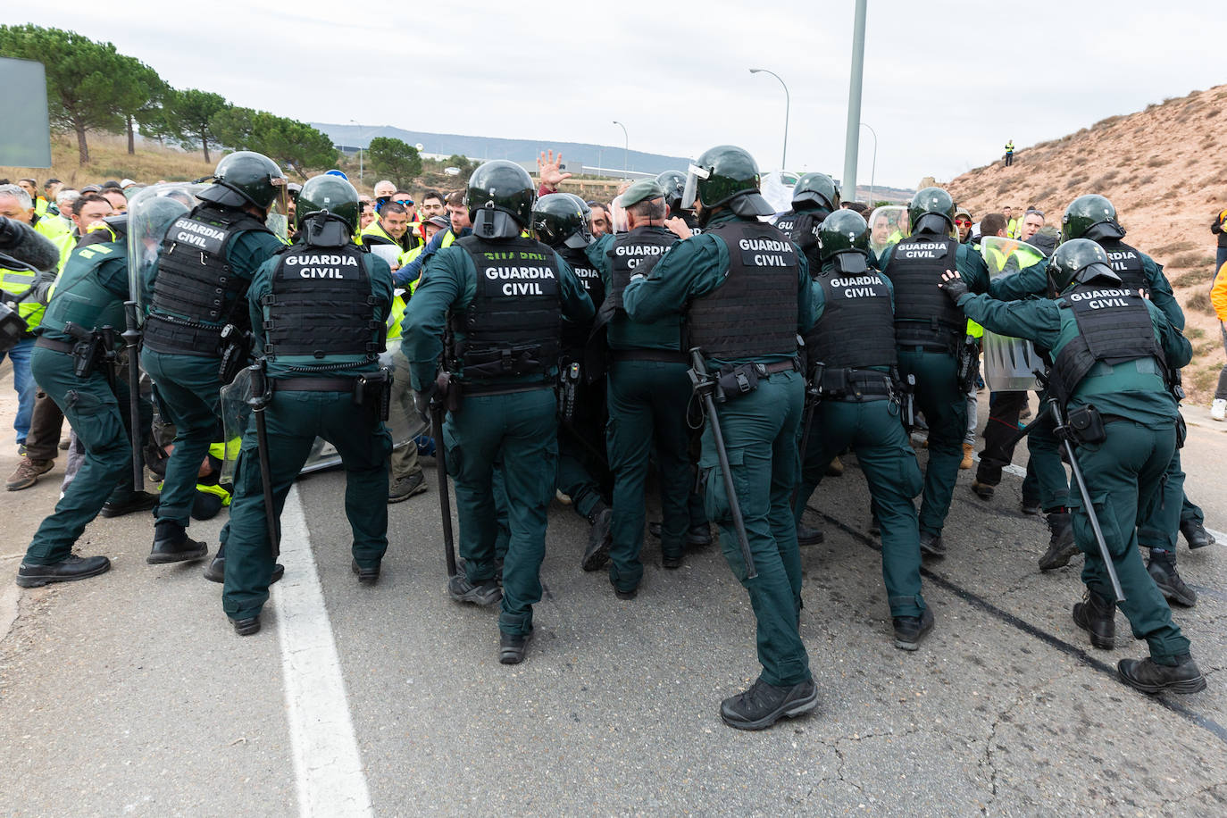 La protesta de Lentiscares, en imágenes