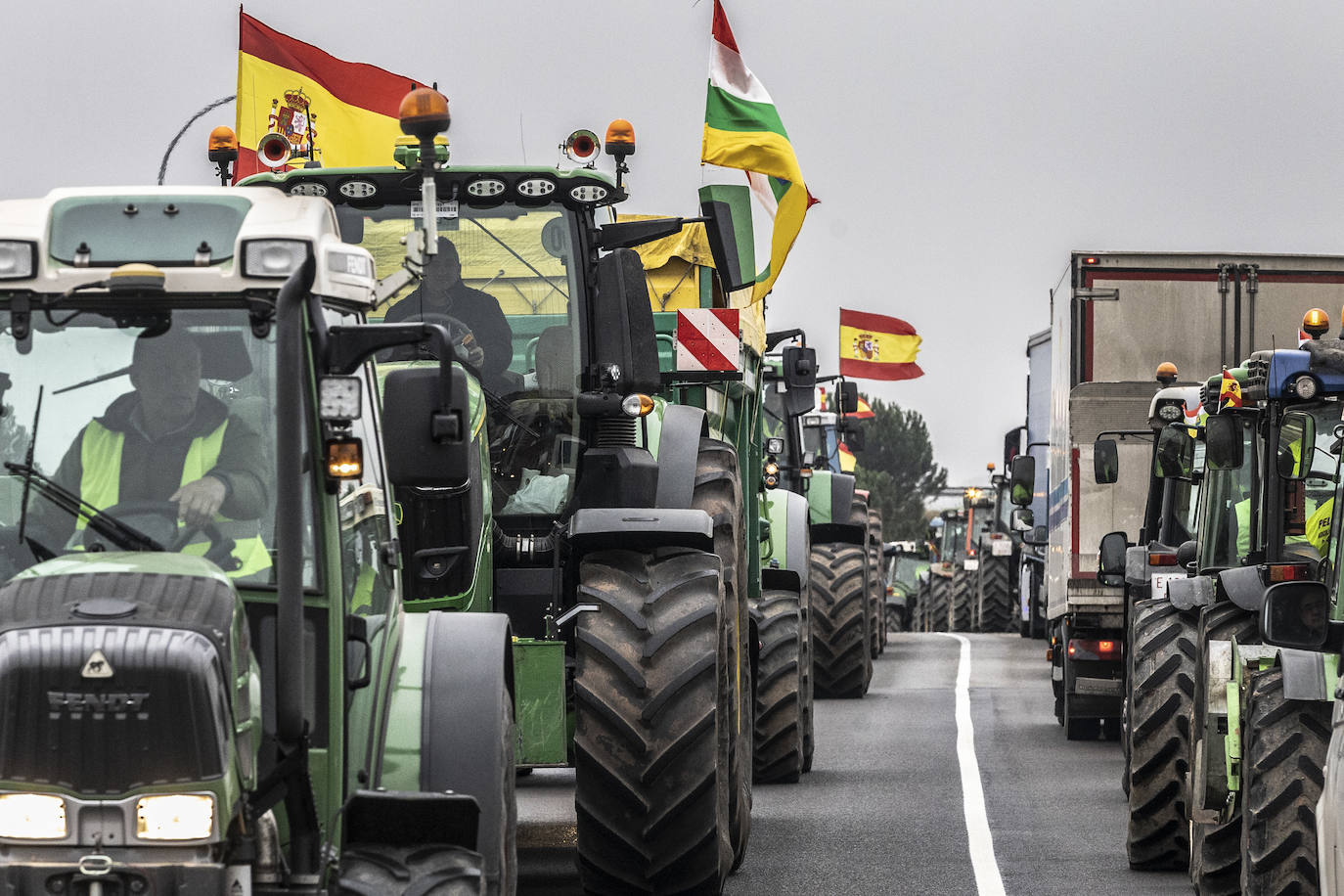 La tractorada de Lentiscares, en imágenes