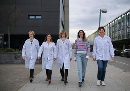 Las investigadoras Lydia Álvarez-Erviti (CIBIR), Arantza Portillo (CIBIR), Carmen Lozano (UR), Esther Rodríguez (UNIR) y Mónica Cordón (Palacios).