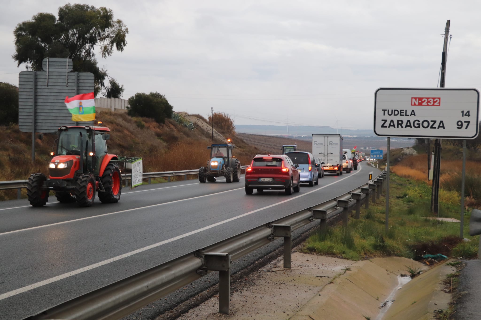 Las imágenes de la protesta agraria en La Rioja este viernes