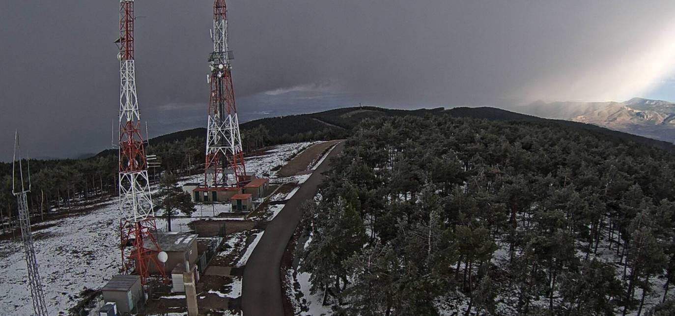 Nieve en Moncavillo, donde parte del día se ha vivido bajo cero.