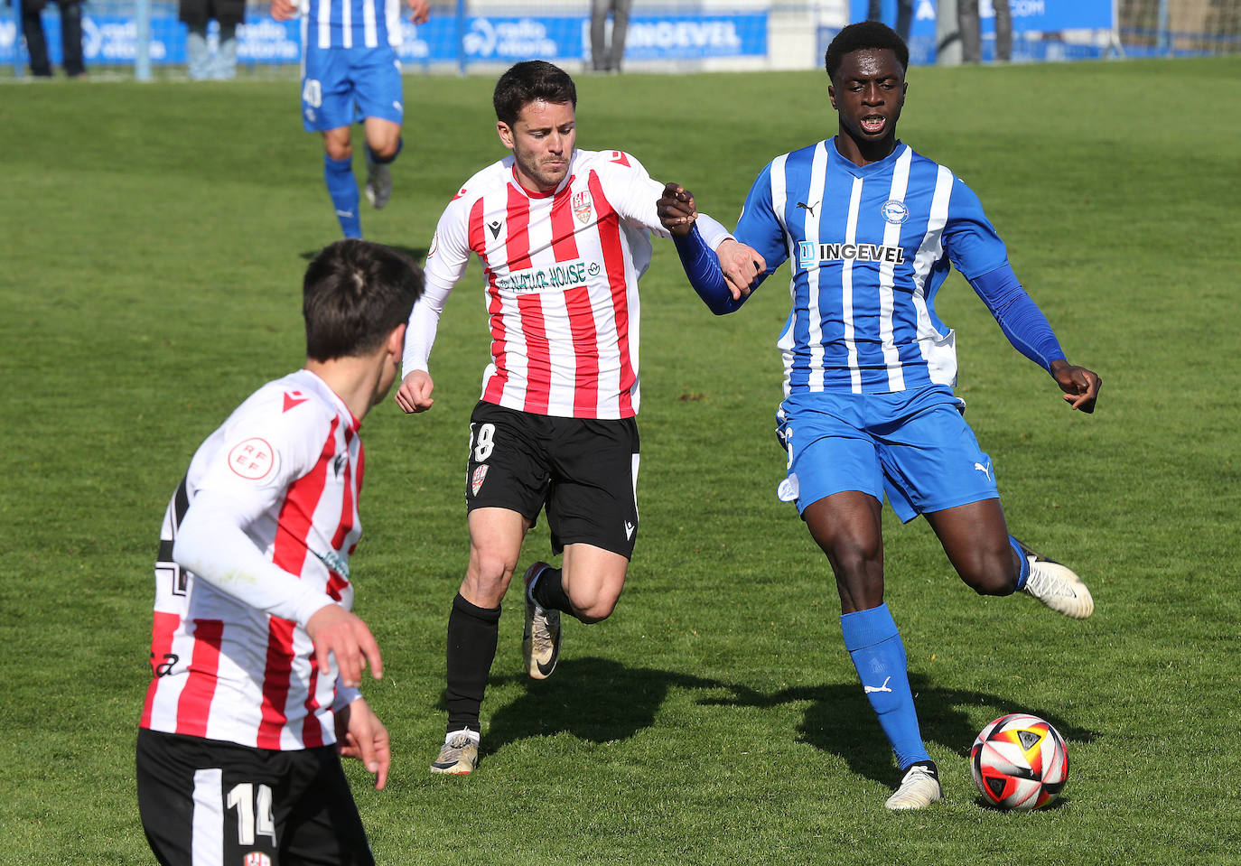 Las imágenes del partido de la UDL en Vitoria