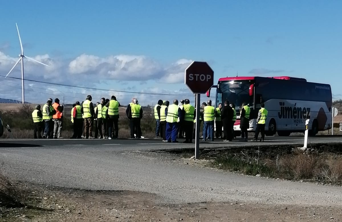 Las imágenes de las protestas de los agricultores este lunes