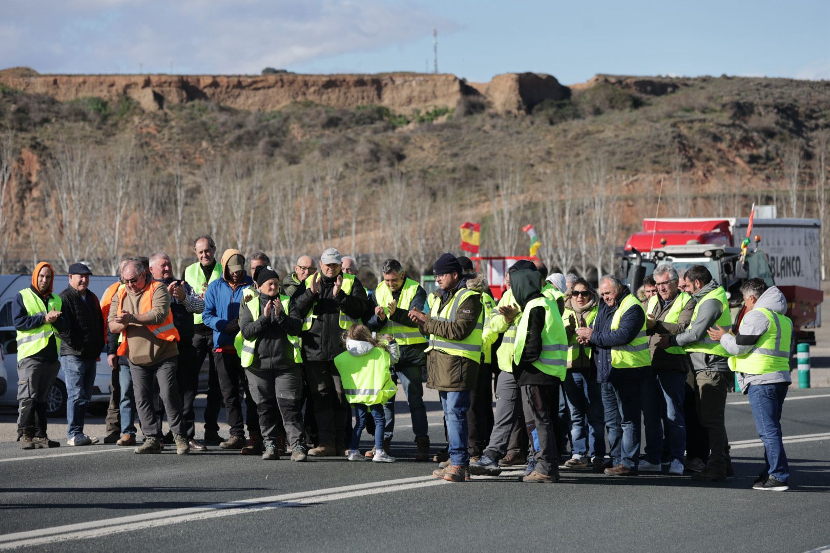 Las imágenes de las protestas de los agricultores este lunes