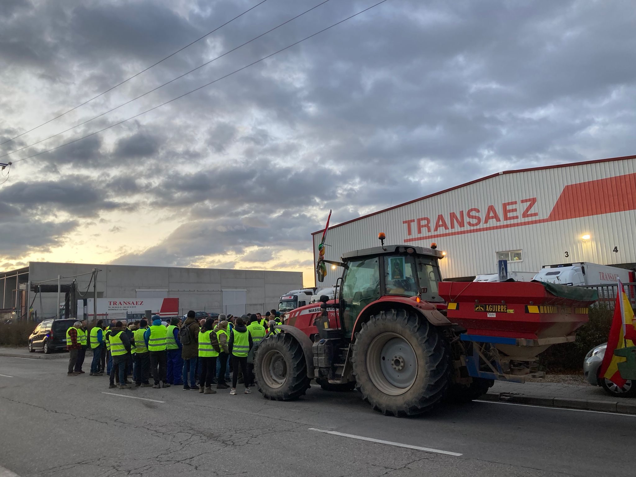 Las imágenes de las protestas de los agricultores este lunes