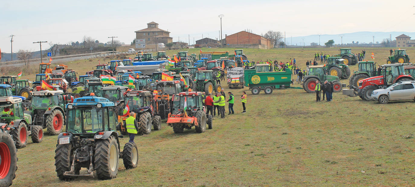 La tractorada de San Asensio, en imágenes