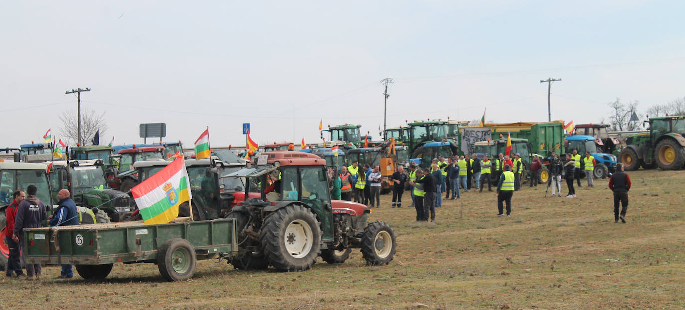 La tractorada de San Asensio, en imágenes