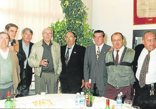 uReunión de veteranos entre los que se encuentran Di Stéfano, Hidalgo, Delfín Álvarez y Fernando Villamor.