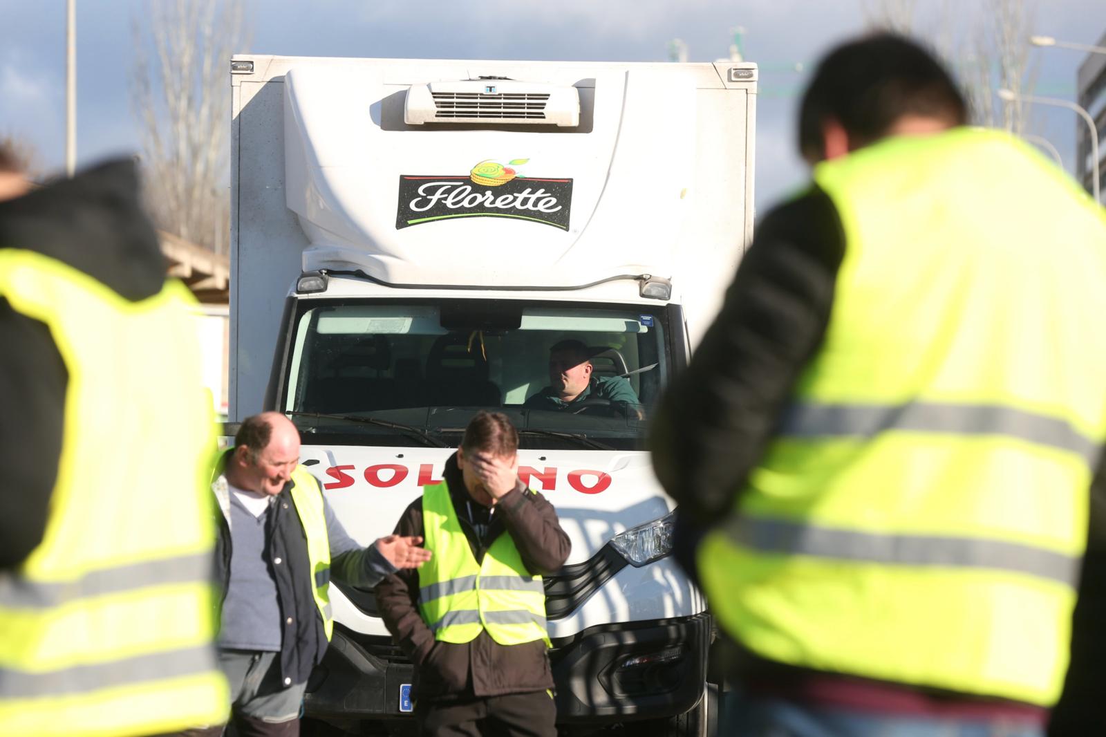 Las imágenes de la tractorada de este lunes