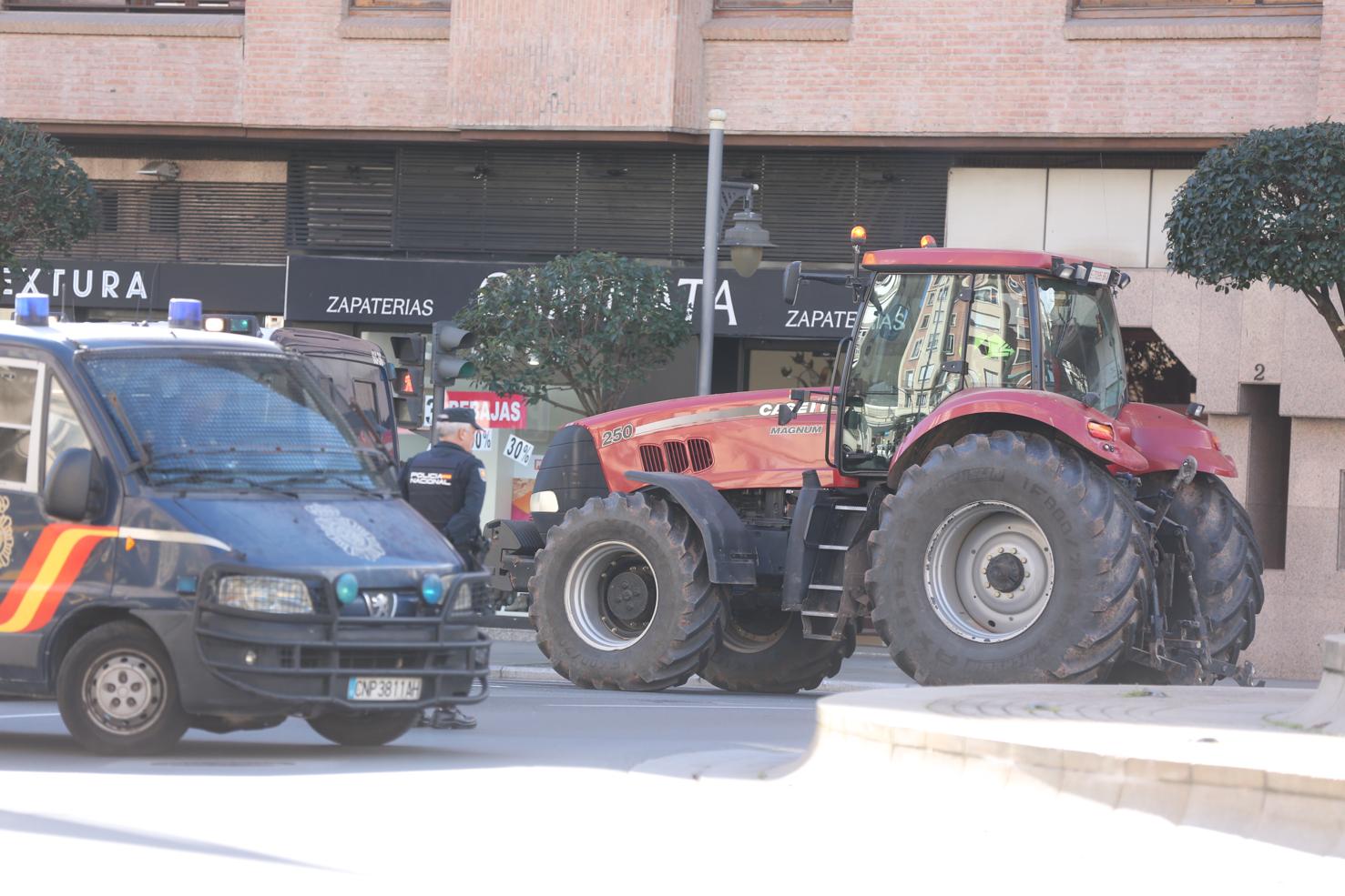 Las imágenes de la tractorada de este lunes