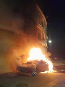 Arde un coche en el Casco Antiguo de Calahorra