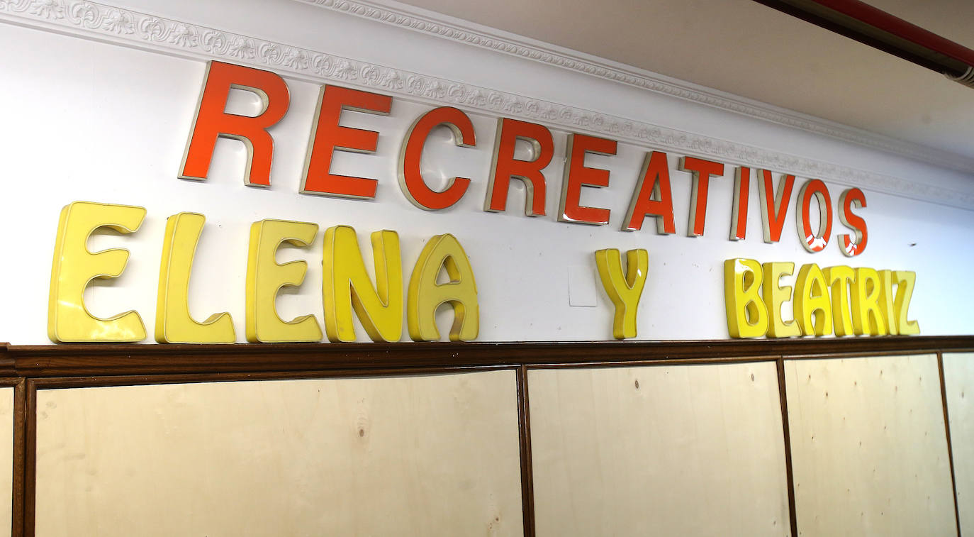 'Recreativos Elena y Beatriz'.