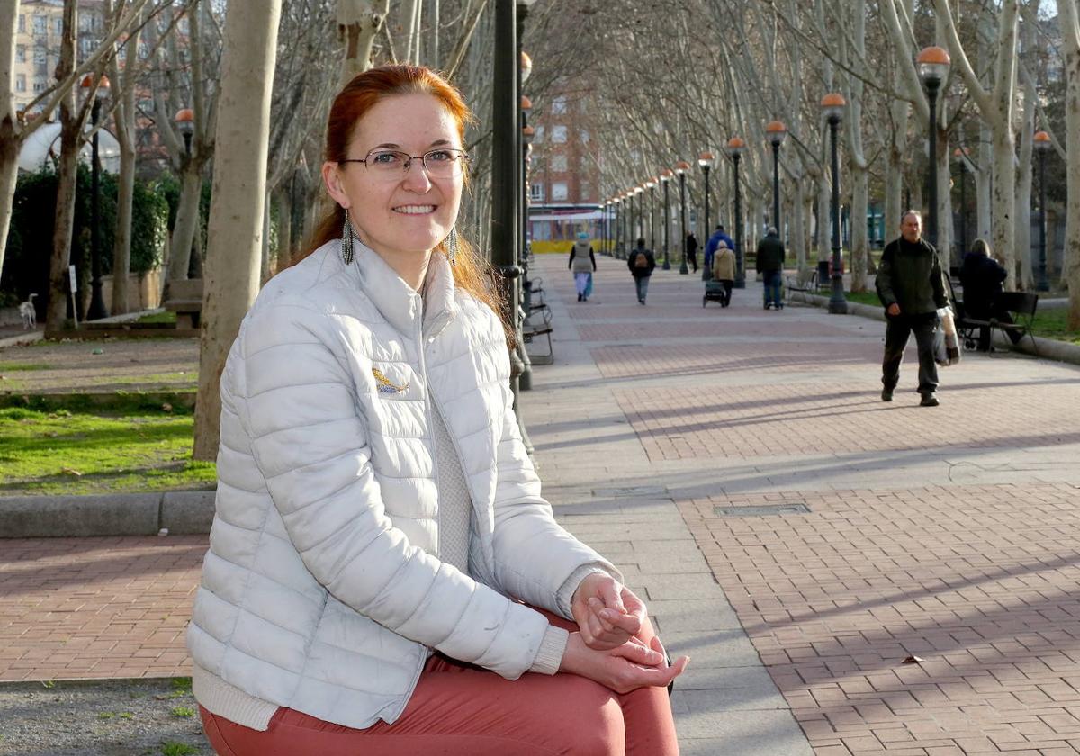 Svitlana Klevets, en el paseo de la Cruz Roja de Logroño, casi dos años después de llegar a la capital riojana.