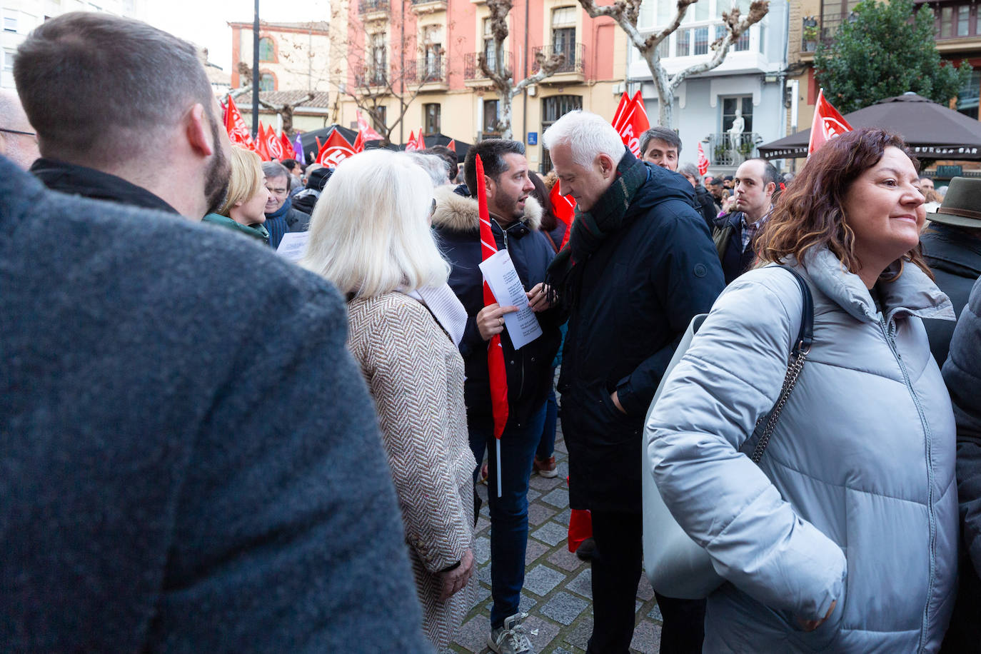 La manifestación contra la amnistía a las residencias, en imágenes