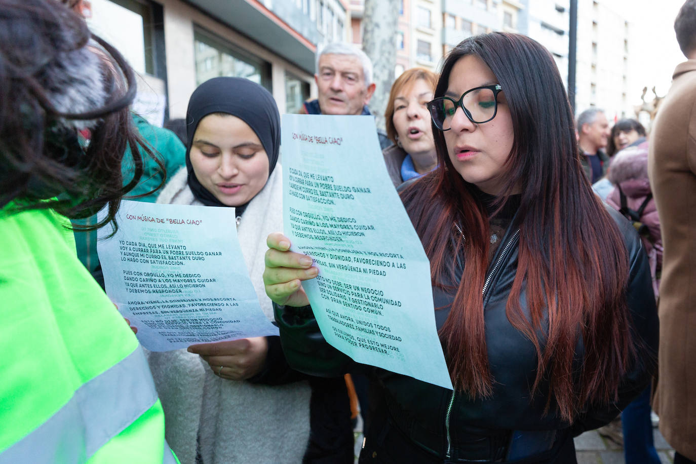 La manifestación contra la amnistía a las residencias, en imágenes