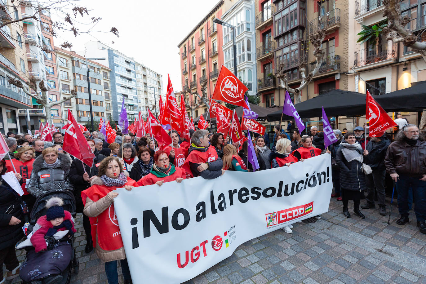 La manifestación contra la amnistía a las residencias, en imágenes