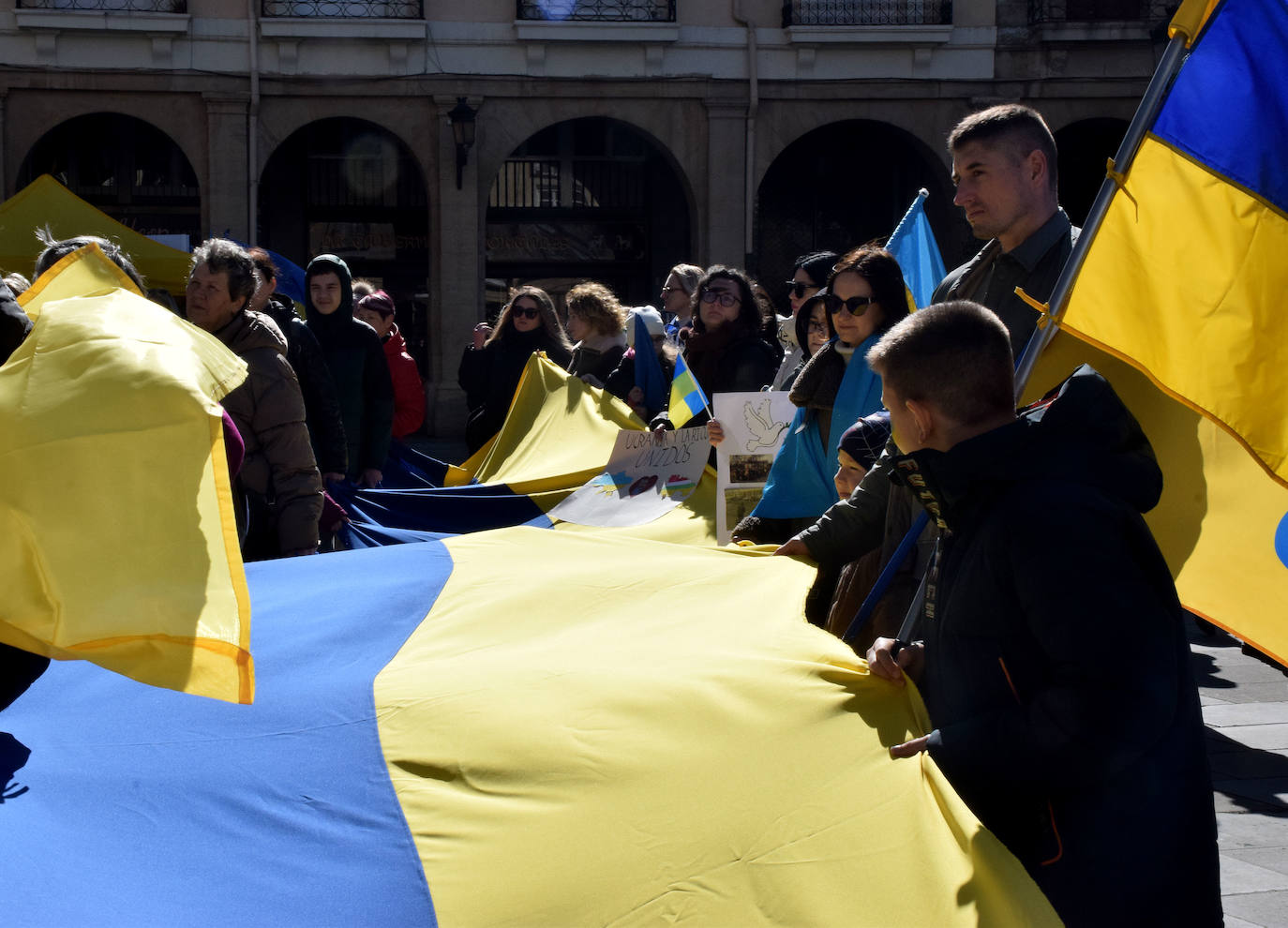 La manifestación silenciosa de ucranianos en La Rioja, en imágenes