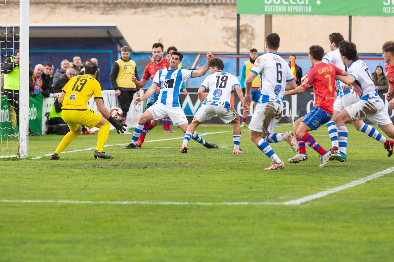 El derbi entre el Calahorra y el Náxara, en imágenes