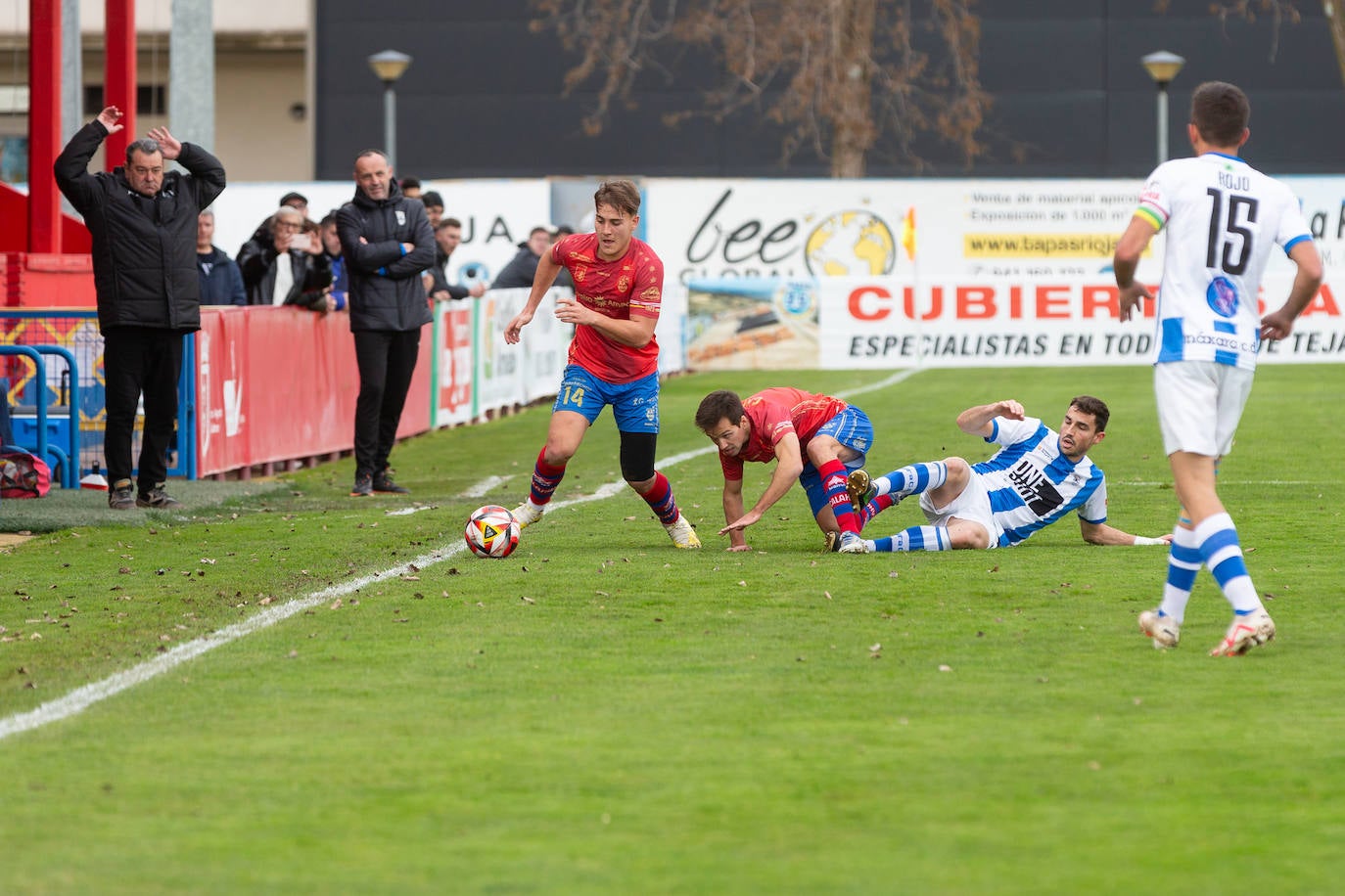 El derbi entre el Calahorra y el Náxara, en imágenes