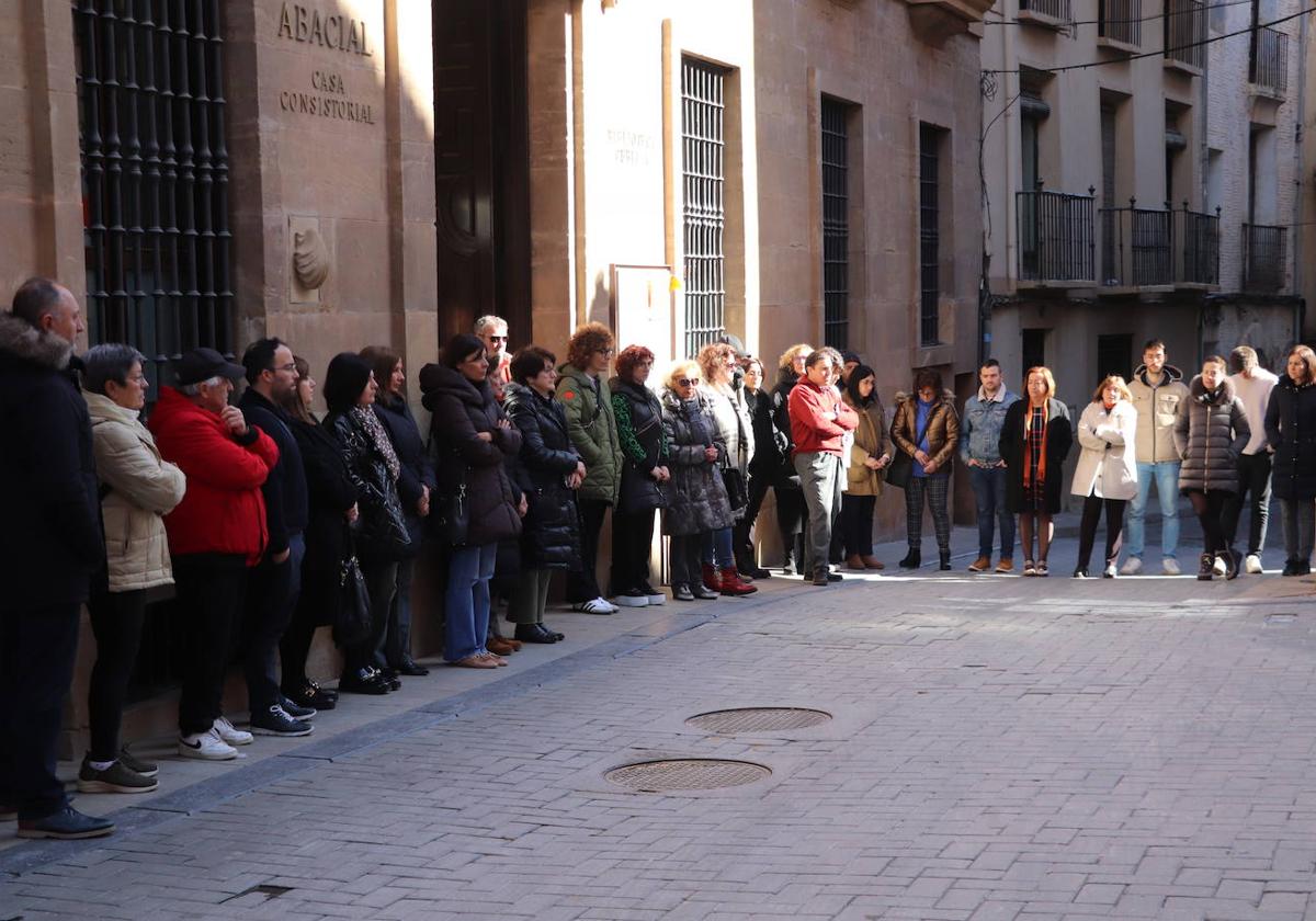 Minuto de silencio en Alfaro por el incendio en Valencia