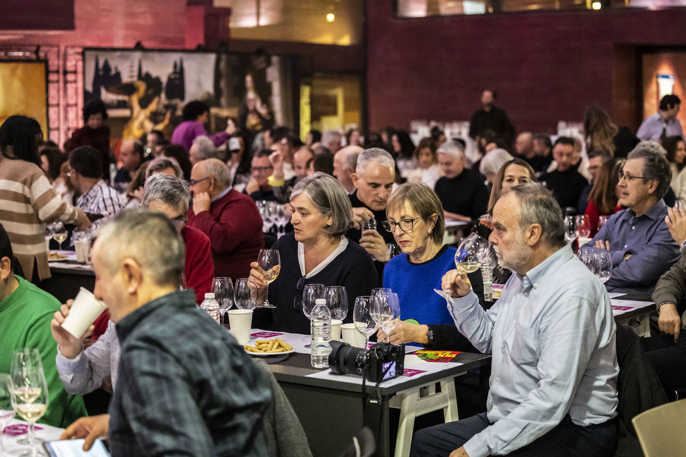 Cata solidaria de Juan Carlos Sancha en beneficio de enfermos de ELA