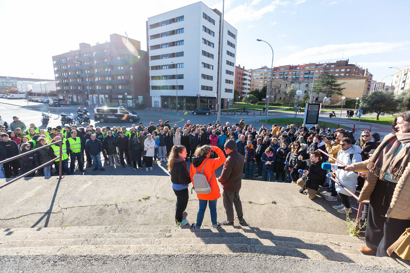 Más de 200 personas ayudan en la búsqueda de Javier Márquez en Logroño