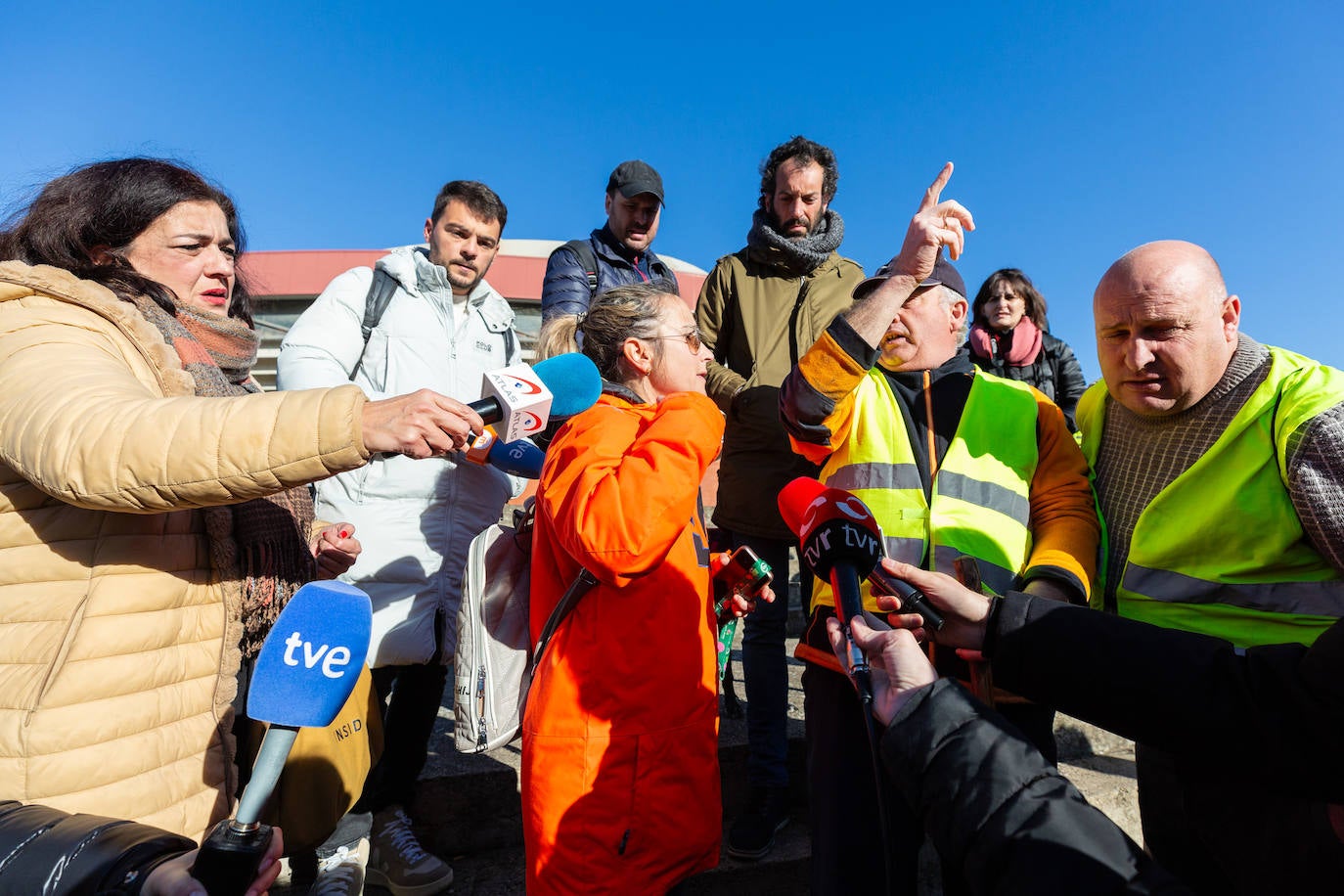 Más de 200 personas ayudan en la búsqueda de Javier Márquez en Logroño