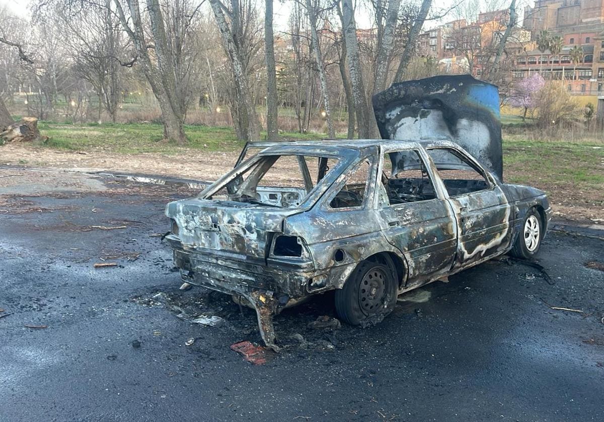 Arde un coche en Calahorra | La Rioja