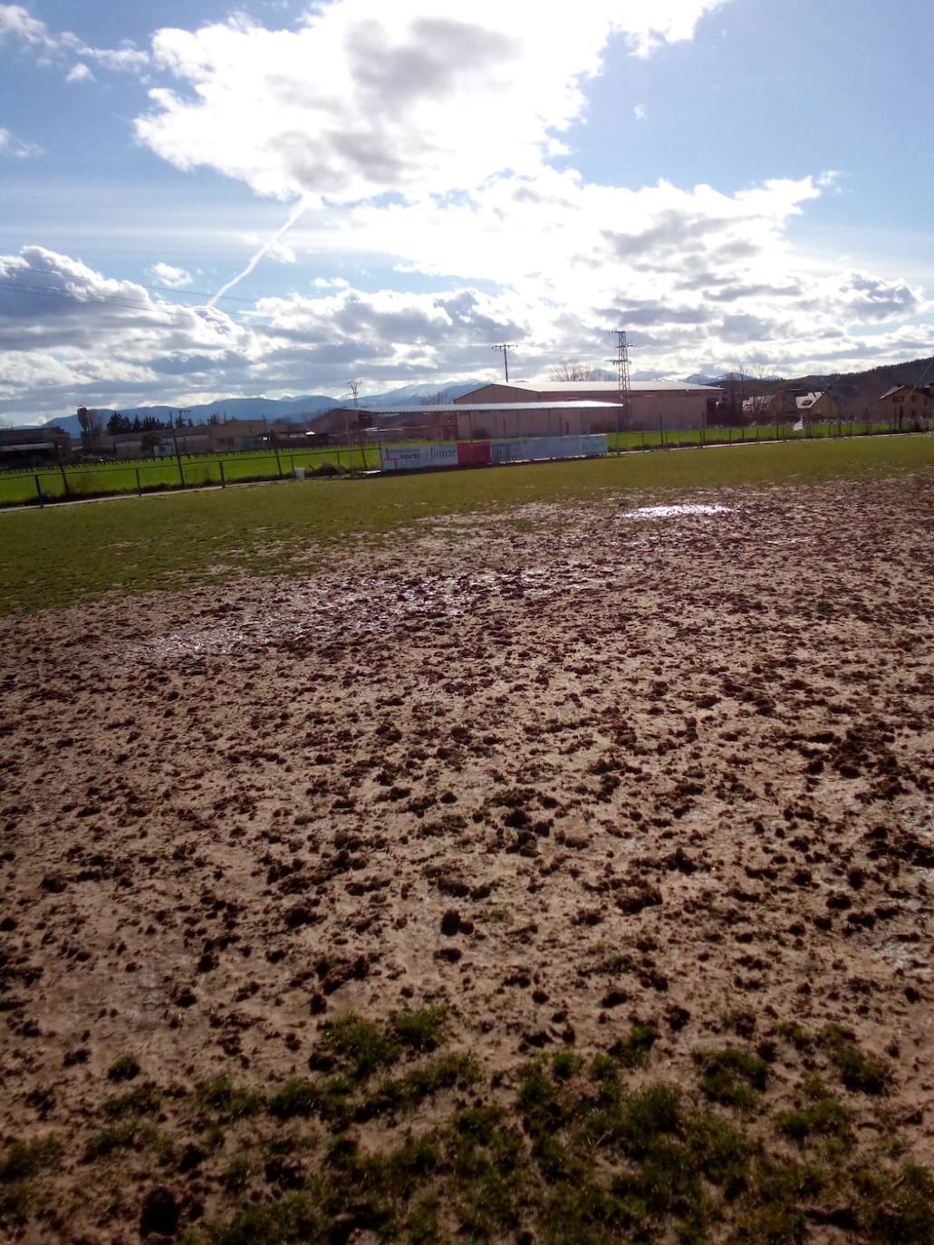 Mal estado de los campos de fútbol de &#039;El Cementerio&#039;