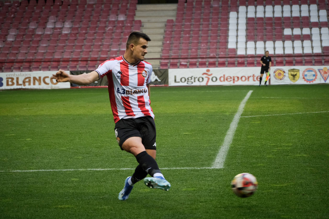 El Teruel supera a la SD Logroñés