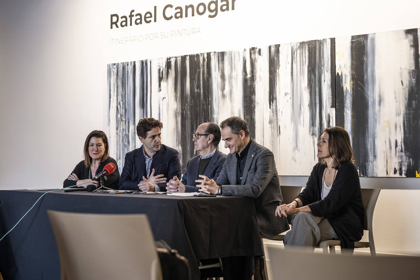 La exposición de Rafael Canogar, en imágenes