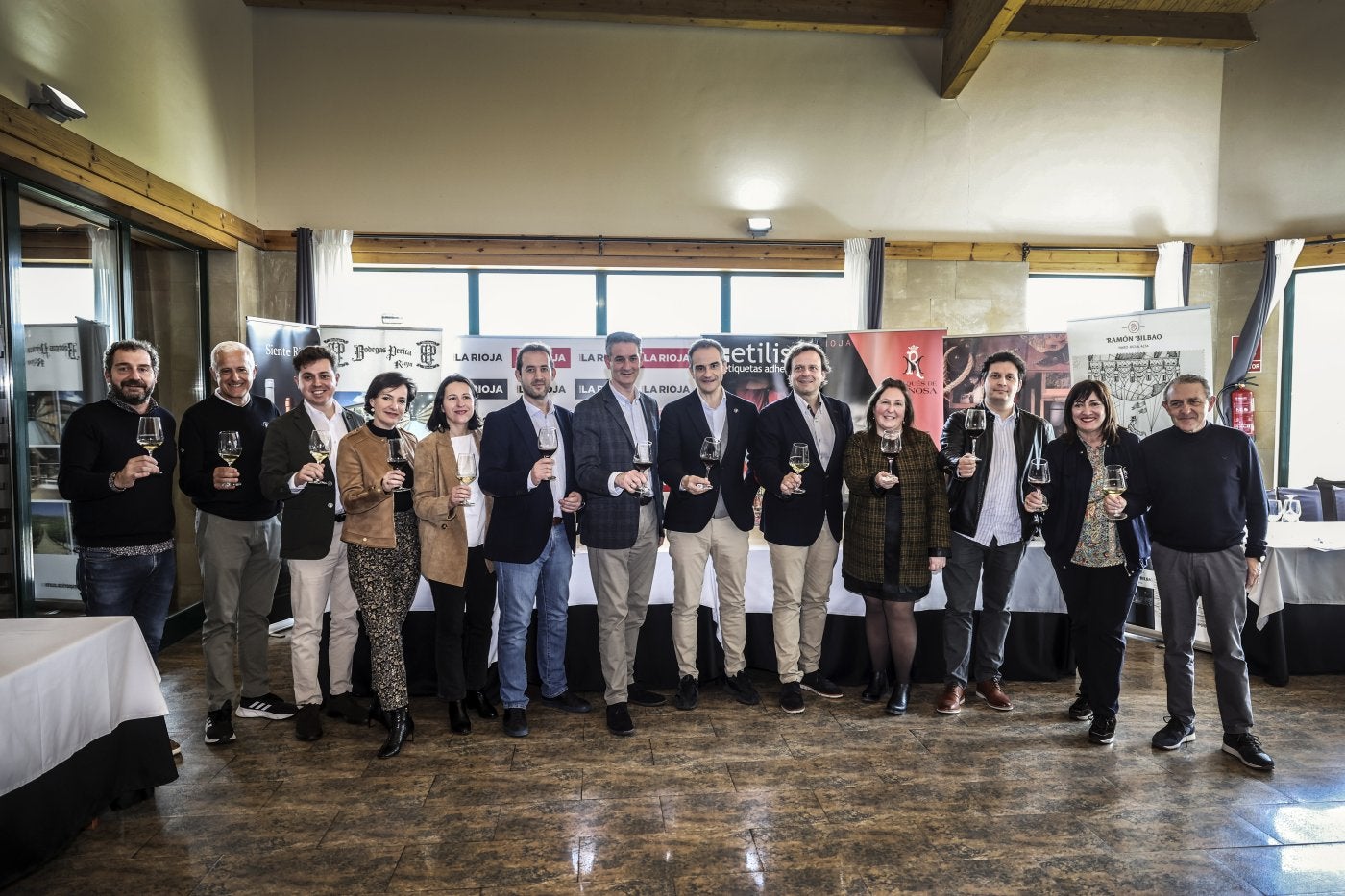 Organizadores, patrocinadores y bodegas participantes.