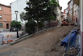 La calle Paso ha sido la primera en albergar las obras de reurbanización en la fase inicial.