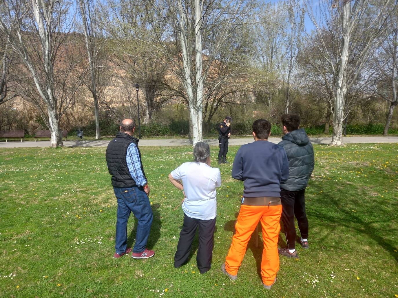 Hallan un cadáver en el río Ebro