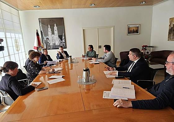 Reunión, este viernes, para la constitución del citado grupo de trabajo.