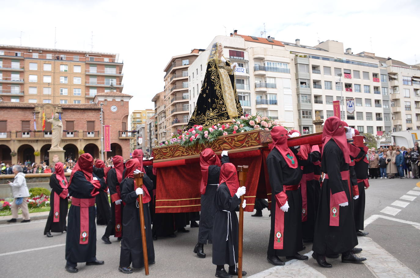 La procesión del Encuentro de Calahorra, en imágenes