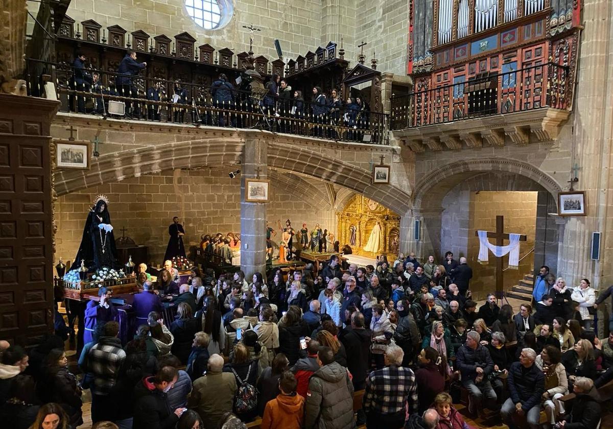 La lluvia encerró a los 'Picaos' en la iglesia