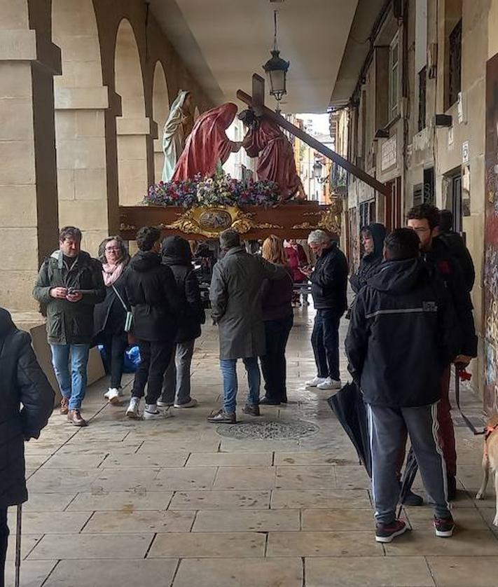 Imagen secundaria 2 - El Santo Cristo de las Ánimas se queda en Palacio