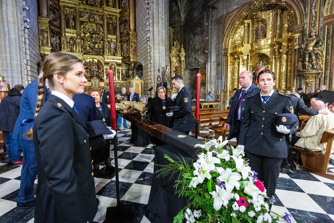 El besapies de este Viernes Santo, en imágenes